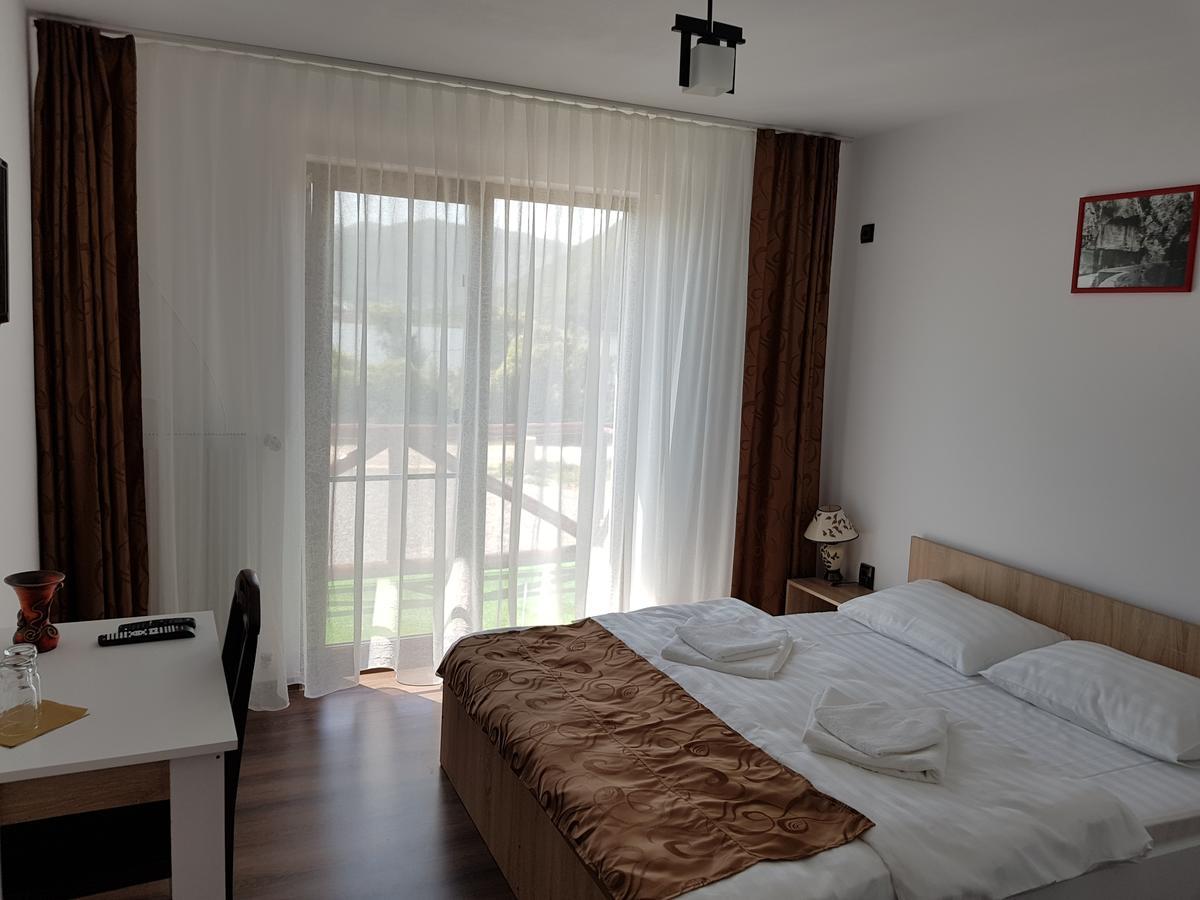 Clisura Dunarii - Pensiunea Casa Creta Liborajdea Exteriör bild
